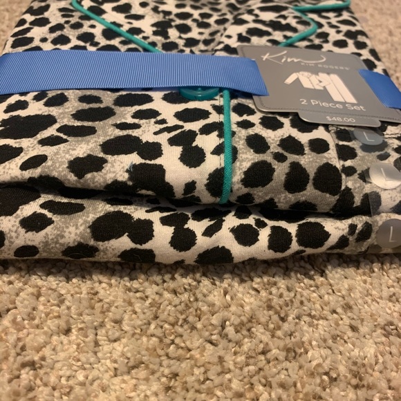 PJ Set - Picture 2 of 4